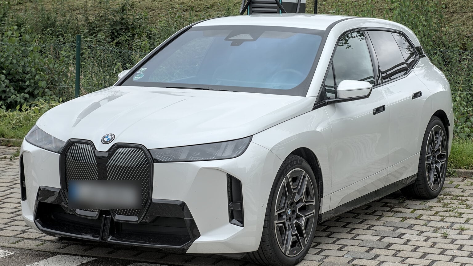 BMW iX