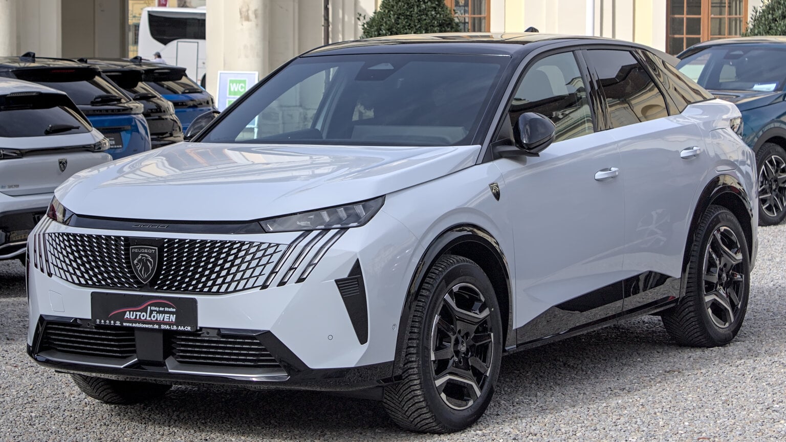 Peugeot e-3008