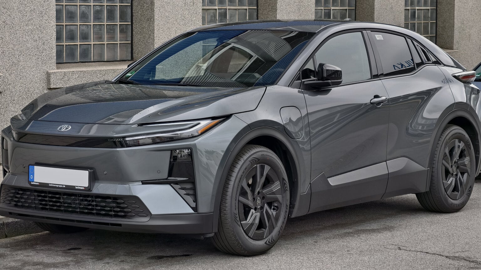 Toyota C-HR+